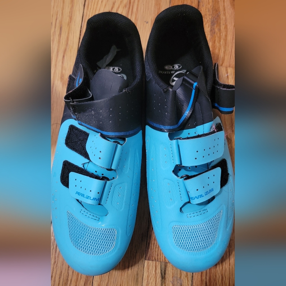 Blue Cycling Shoes with Black Accents